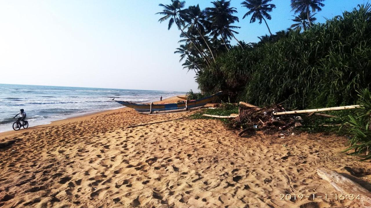 Suriya Ocean Villa Wadduwa Esterno foto